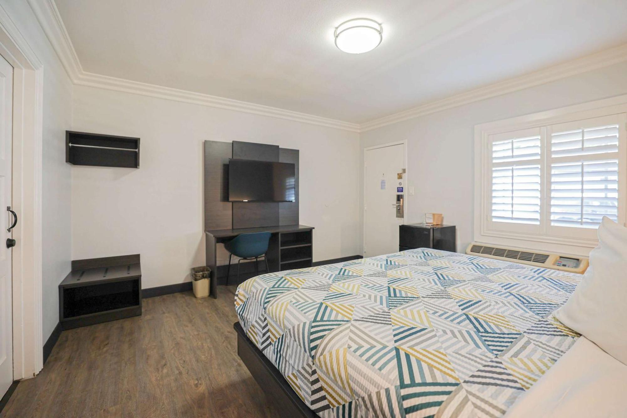 Hotel 6, Tustin, Orange County-ca Tustin
