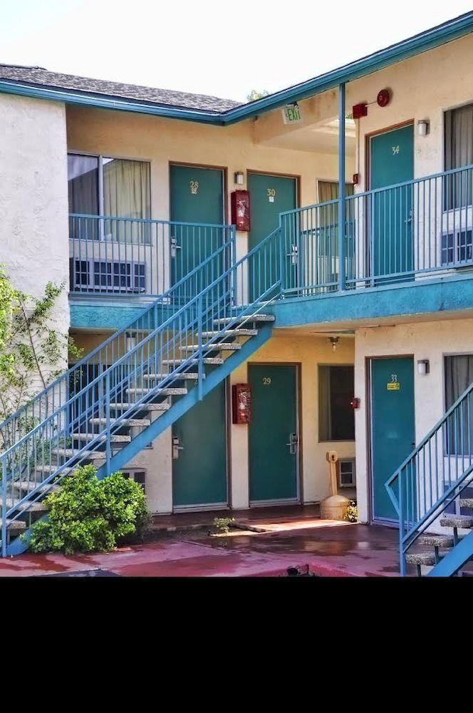 6, Tustin, Orange County-ca 2* Tustin