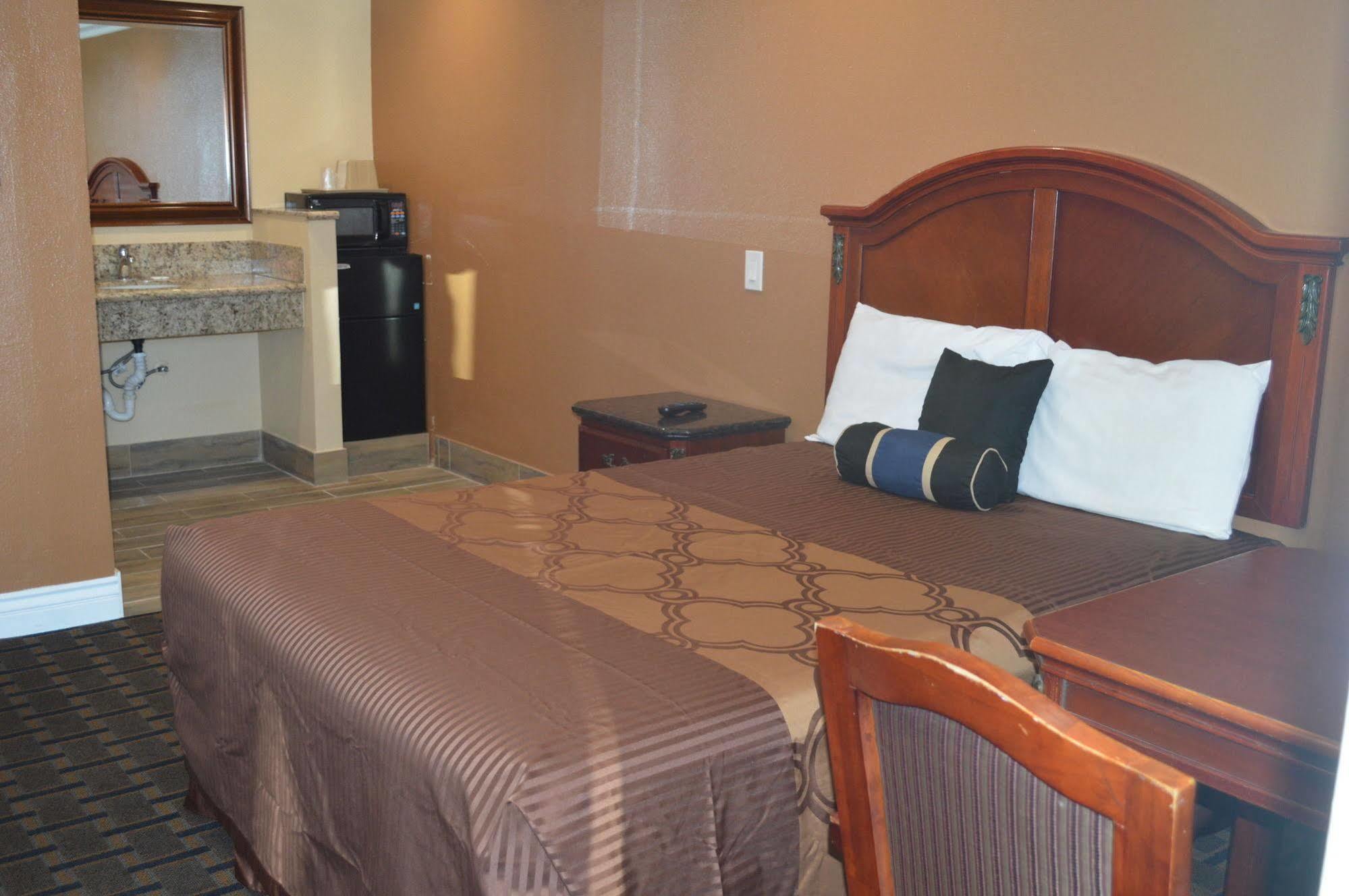 6, Tustin, Orange County-ca 2* Tustin
