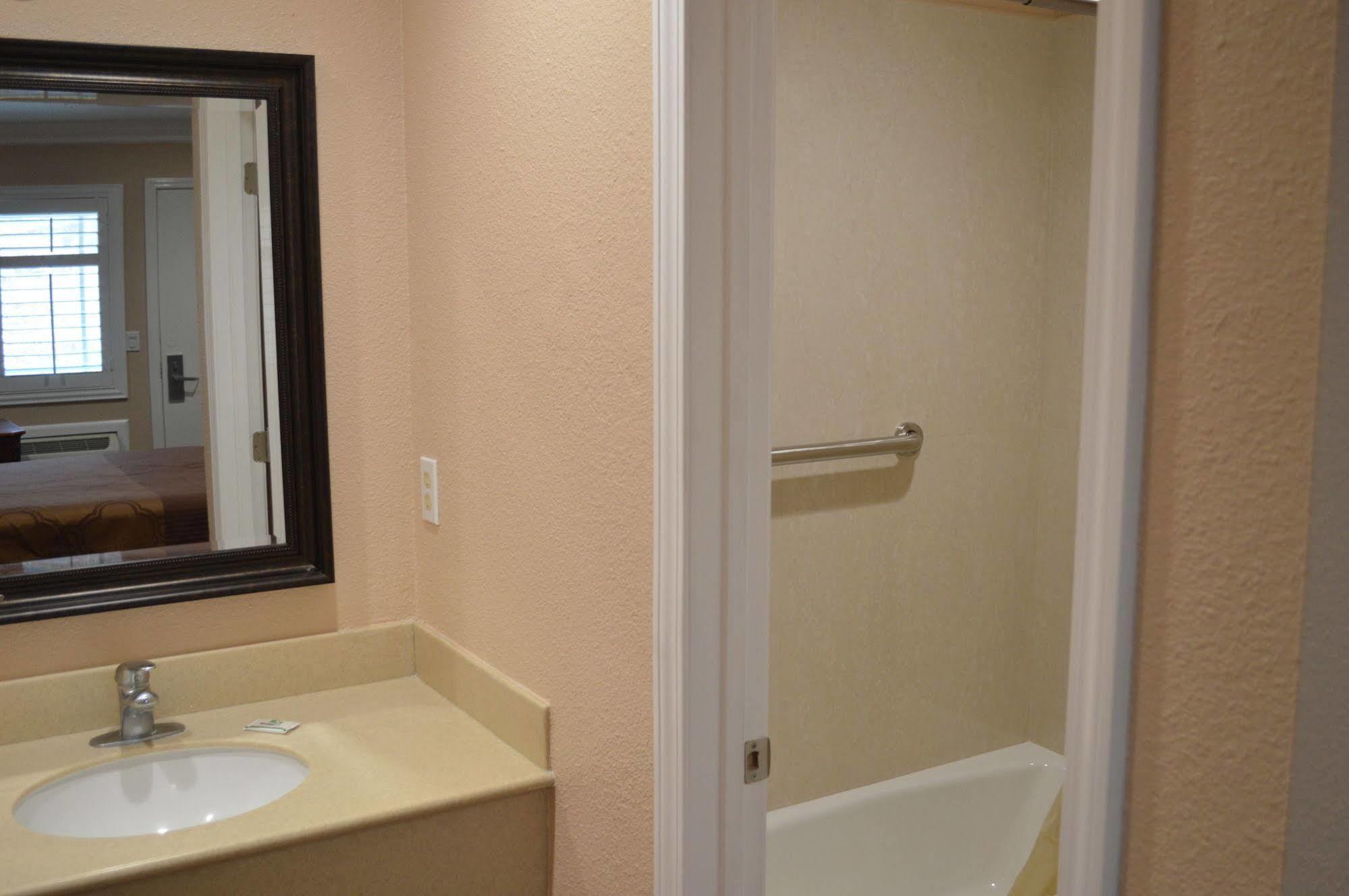 6, Tustin, Orange County-ca Hotel 2*